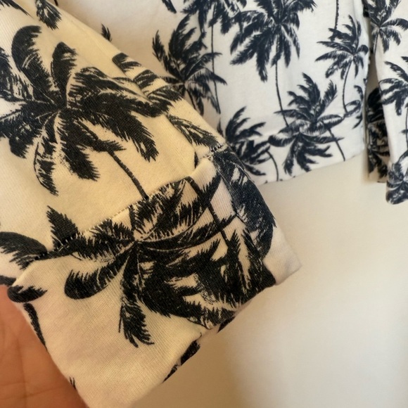 Sundry White Long Sleeve Crewneck Top with Blue/Grey Palm Tree Print Size (2) M - Picture 5 of 9